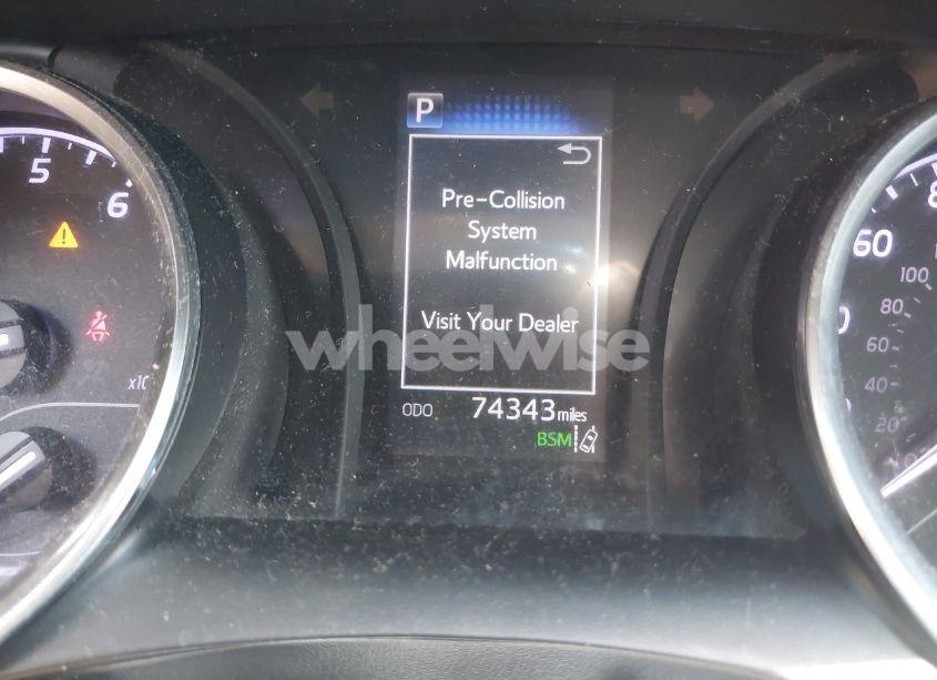 Photo 16 of 2018 Toyota Camry LE (VIN 4T1B11HK0JU575125)