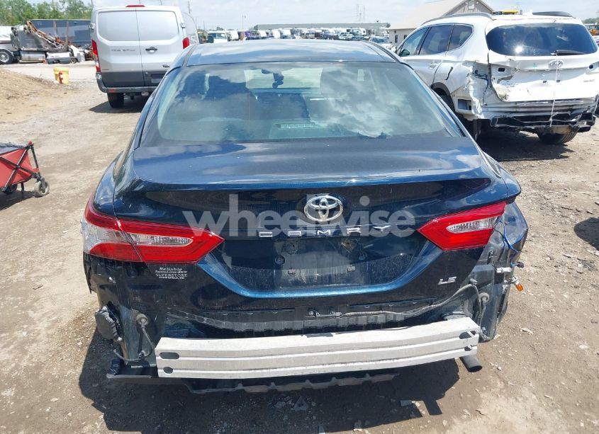 Photo 17 of 2018 Toyota Camry LE (VIN 4T1B11HK0JU575125)
