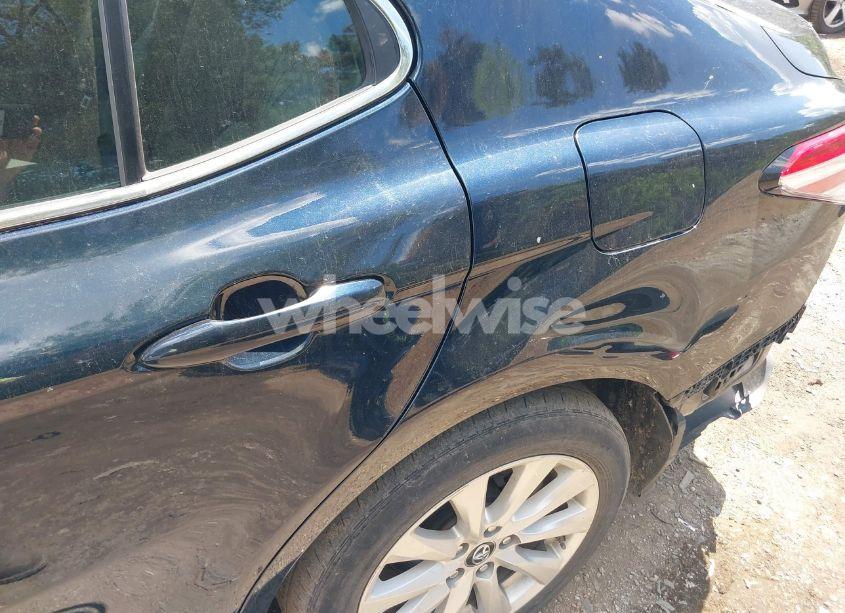 Photo 18 of 2018 Toyota Camry LE (VIN 4T1B11HK0JU575125)