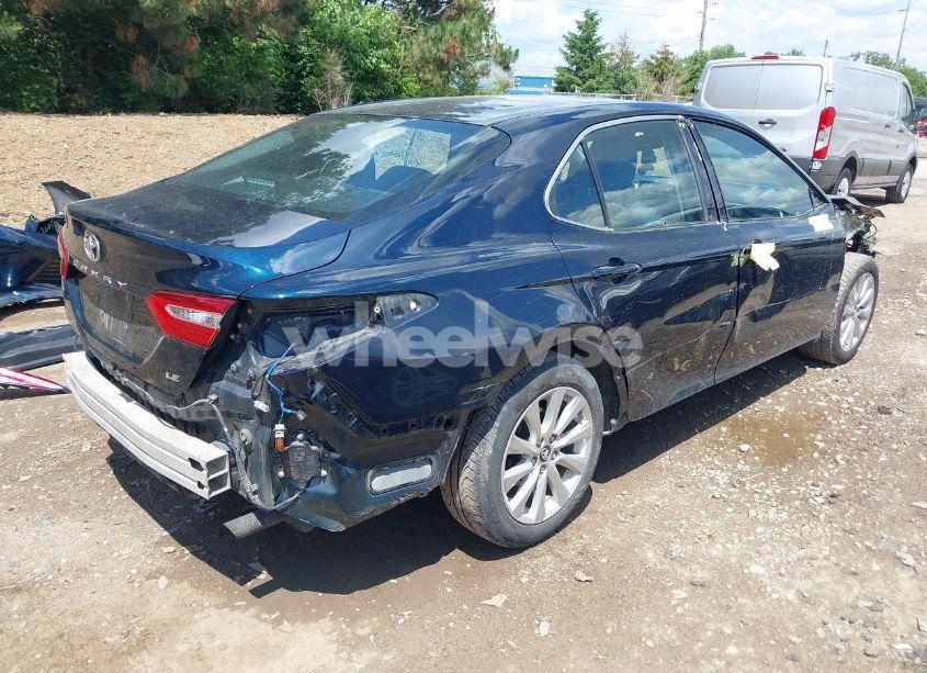 Photo 4 of 2018 Toyota Camry LE (VIN 4T1B11HK0JU575125)