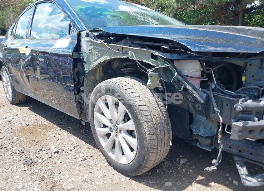 Photo 6 of 2018 Toyota Camry LE (VIN 4T1B11HK0JU575125)