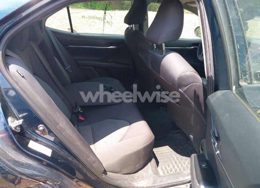 Photo 8 of 2018 Toyota Camry LE (VIN 4T1B11HK0JU575125)