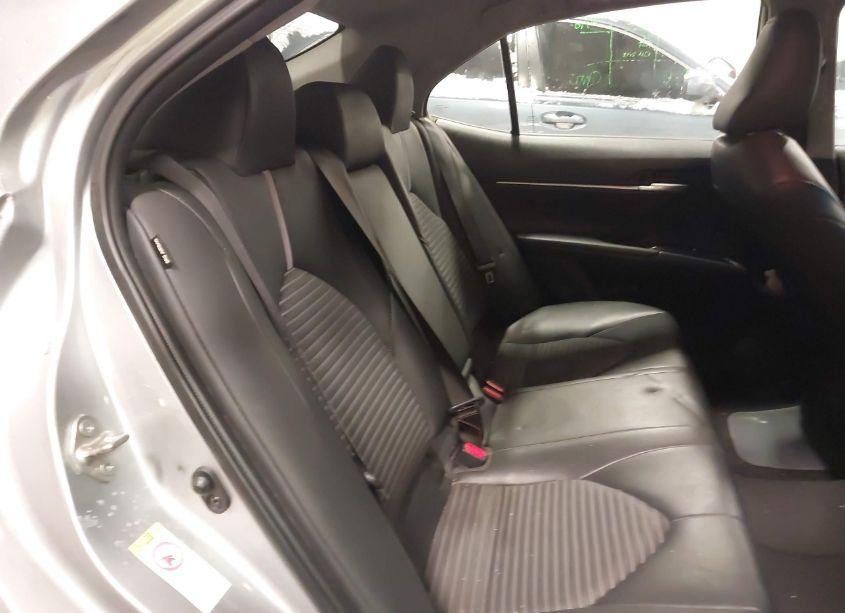 Photo 8 of 2018 Toyota Camry SE (VIN 4T1B11HK0JU589624)