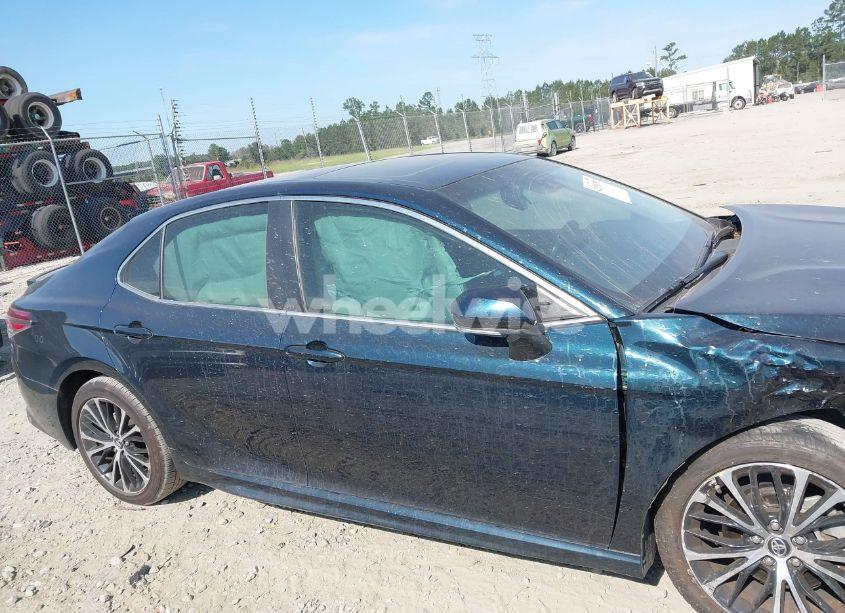 Photo 13 of 2018 Toyota Camry SE (VIN 4T1B11HK0JU589834)