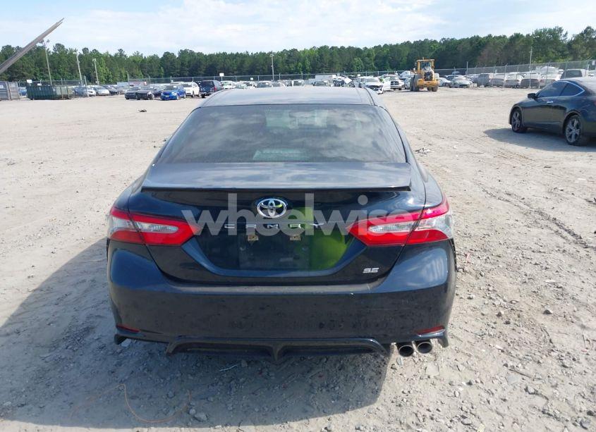 Photo 16 of 2018 Toyota Camry SE (VIN 4T1B11HK0JU589834)