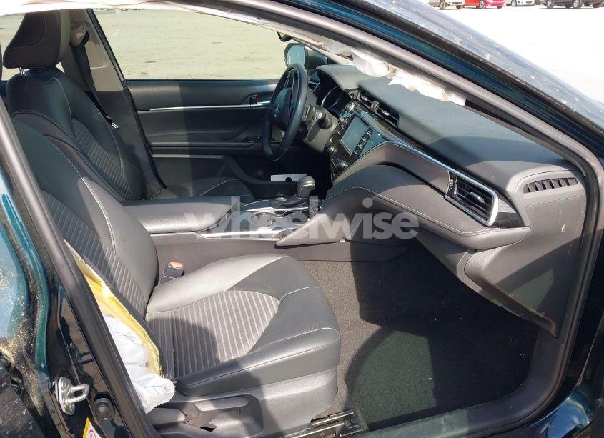 Photo 5 of 2018 Toyota Camry SE (VIN 4T1B11HK0JU589834)