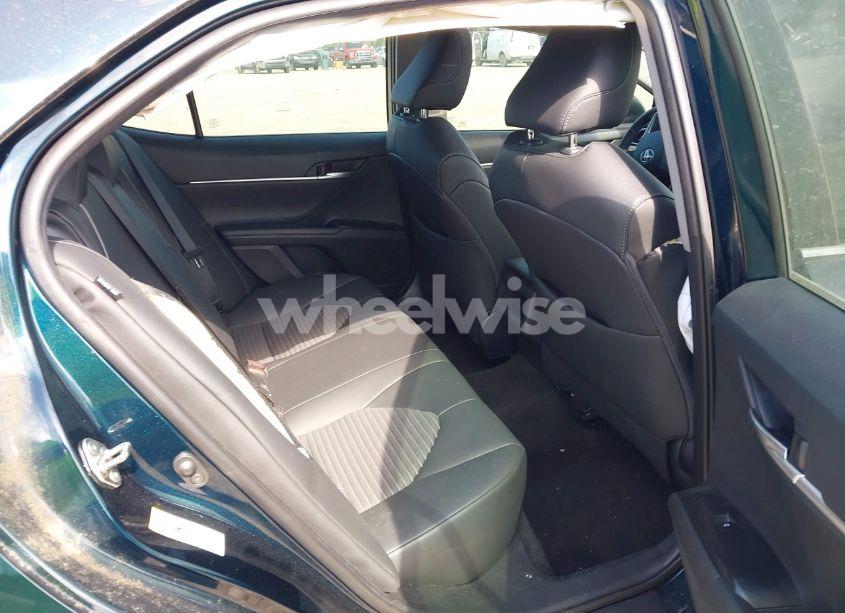 Photo 8 of 2018 Toyota Camry SE (VIN 4T1B11HK0JU589834)