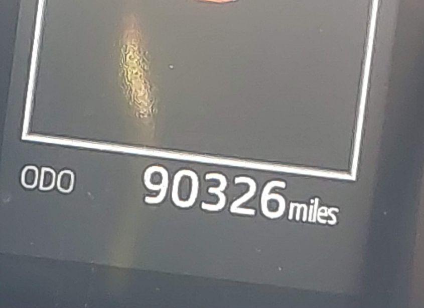 Photo 16 of 2018 Toyota Camry SE (VIN 4T1B11HK0JU591213)