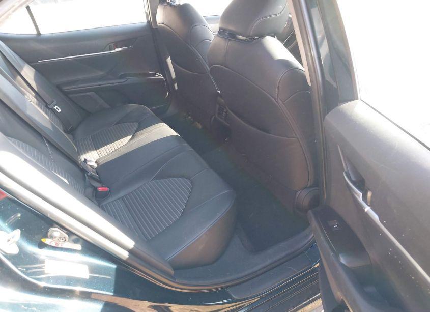 Photo 8 of 2018 Toyota Camry SE (VIN 4T1B11HK0JU591213)