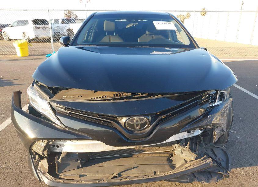 Photo 12 of 2018 Toyota Camry LE (VIN 4T1B11HK0JU618538)