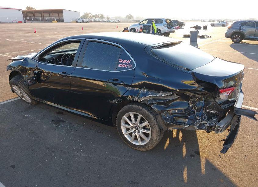 Photo 3 of 2018 Toyota Camry LE (VIN 4T1B11HK0JU618538)