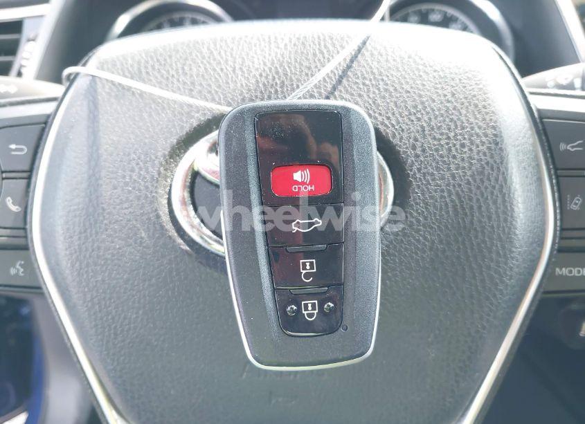 Photo 11 of 2018 Toyota Camry LE (VIN 4T1B11HK0JU624520)