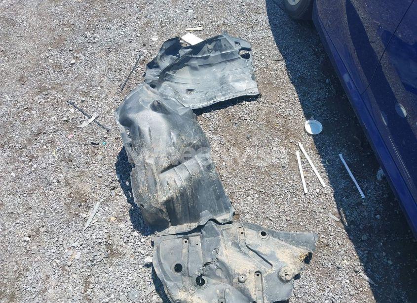 Photo 12 of 2018 Toyota Camry LE (VIN 4T1B11HK0JU624520)