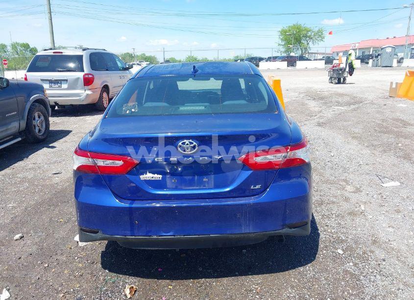 Photo 17 of 2018 Toyota Camry LE (VIN 4T1B11HK0JU624520)