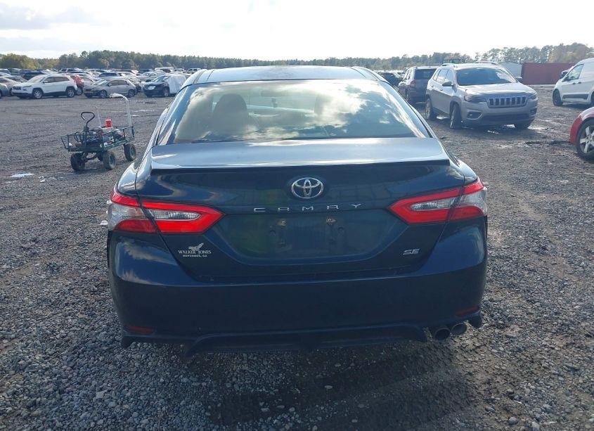 Photo 16 of 2018 Toyota Camry SE (VIN 4T1B11HK0JU627627)