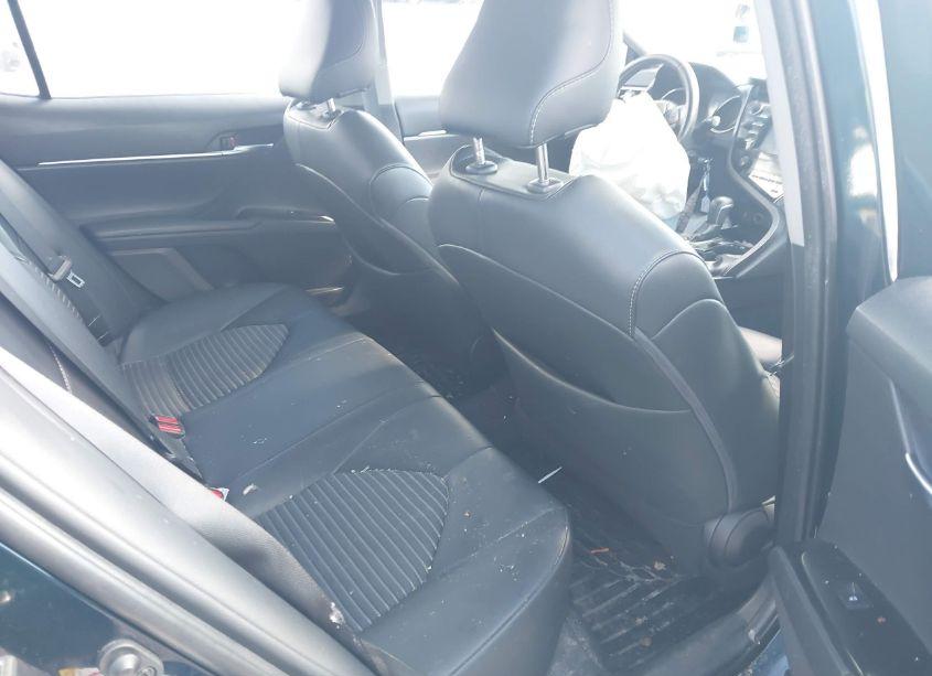 Photo 8 of 2018 Toyota Camry SE (VIN 4T1B11HK0JU627627)