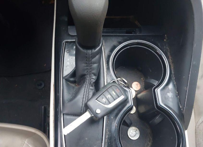 Photo 11 of 2018 Toyota Camry LE (VIN 4T1B11HK0JU630754)