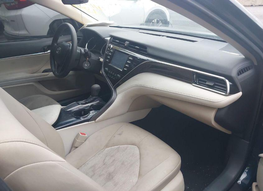 Photo 5 of 2018 Toyota Camry LE (VIN 4T1B11HK0JU630754)