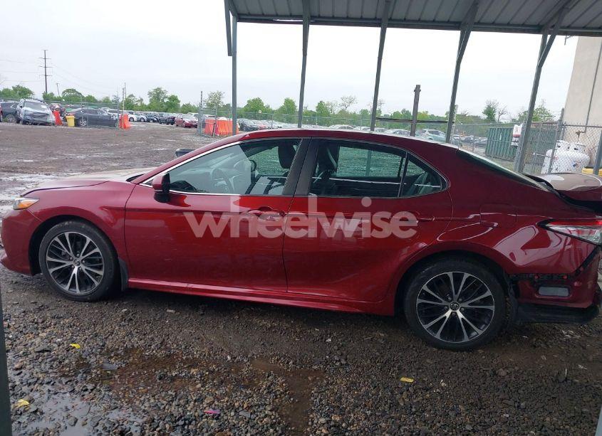 Photo 15 of 2018 Toyota Camry SE (VIN 4T1B11HK0JU639373)