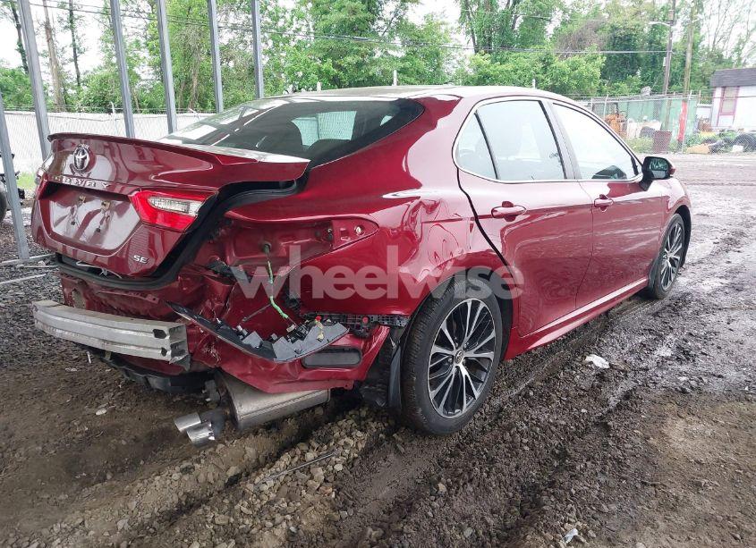 Photo 4 of 2018 Toyota Camry SE (VIN 4T1B11HK0JU639373)