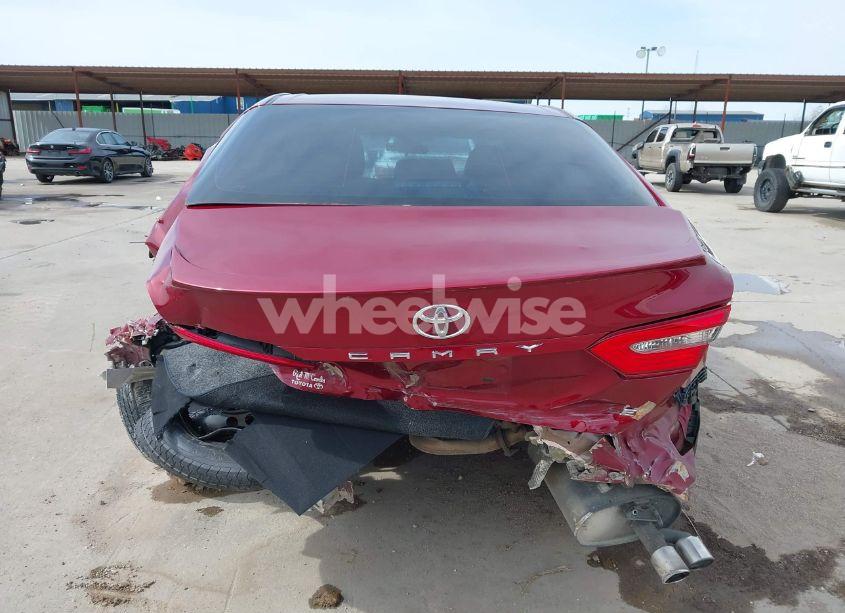 Photo 16 of 2018 Toyota Camry SE (VIN 4T1B11HK0JU648056)