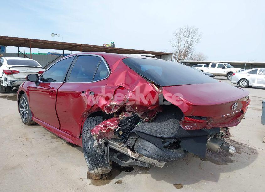 Photo 3 of 2018 Toyota Camry SE (VIN 4T1B11HK0JU648056)