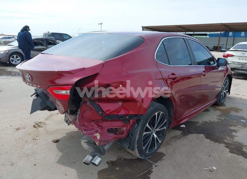 Photo 4 of 2018 Toyota Camry SE (VIN 4T1B11HK0JU648056)