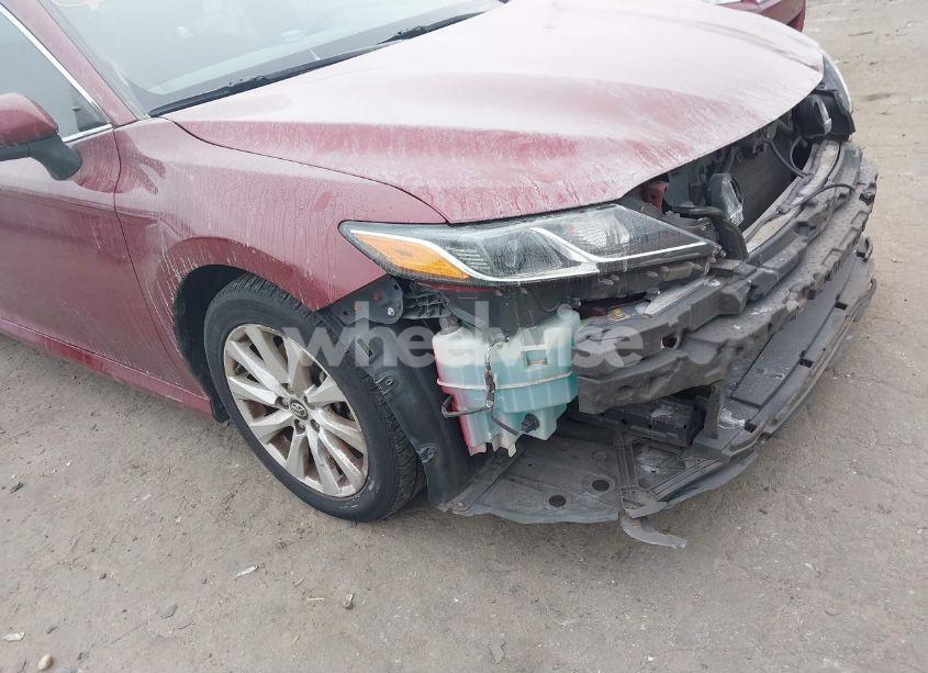 Photo 17 of 2018 Toyota Camry LE (VIN 4T1B11HK0JU650051)