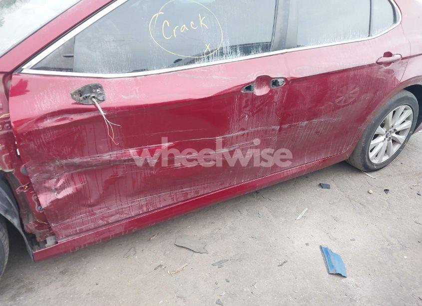 Photo 19 of 2018 Toyota Camry LE (VIN 4T1B11HK0JU650051)