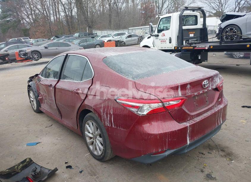 Photo 3 of 2018 Toyota Camry LE (VIN 4T1B11HK0JU650051)
