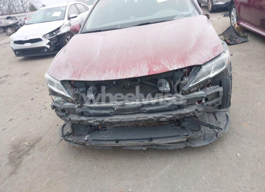 Photo 6 of 2018 Toyota Camry LE (VIN 4T1B11HK0JU650051)