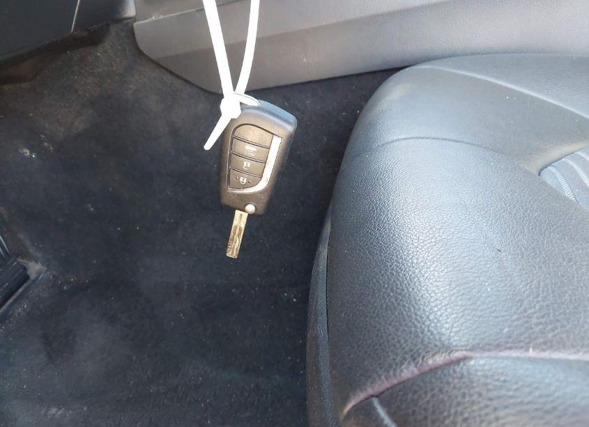 Photo 11 of 2018 Toyota Camry SE (VIN 4T1B11HK0JU650244)