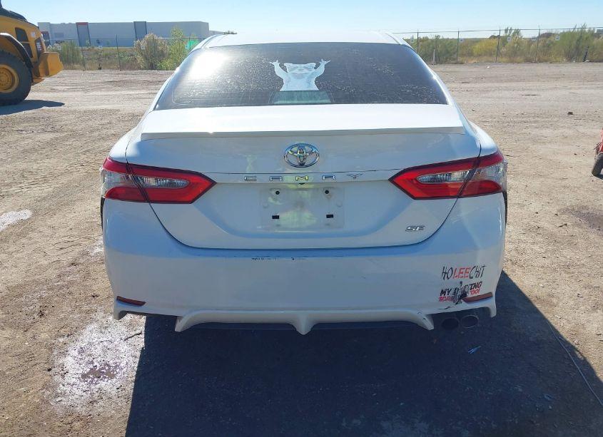 Photo 16 of 2018 Toyota Camry SE (VIN 4T1B11HK0JU650244)