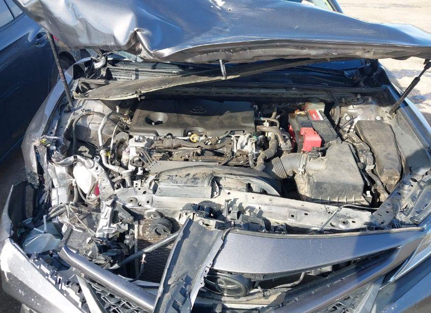 Photo 10 of 2018 Toyota Camry SE (VIN 4T1B11HK0JU655718)