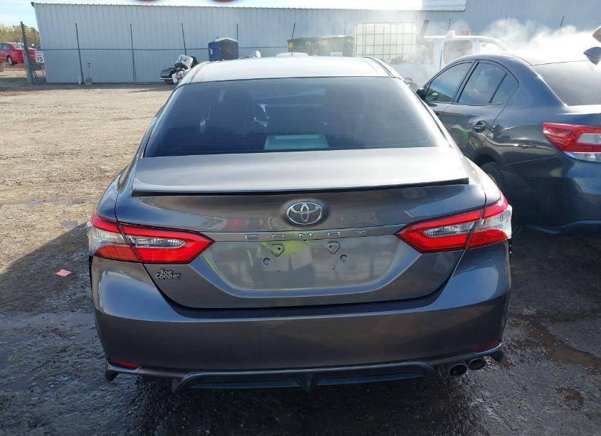 Photo 16 of 2018 Toyota Camry SE (VIN 4T1B11HK0JU655718)