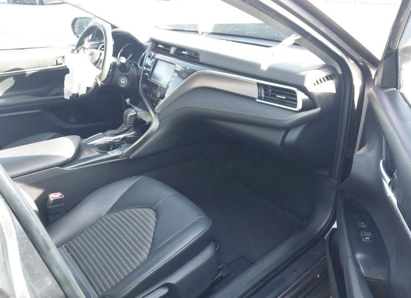 Photo 5 of 2018 Toyota Camry SE (VIN 4T1B11HK0JU655718)