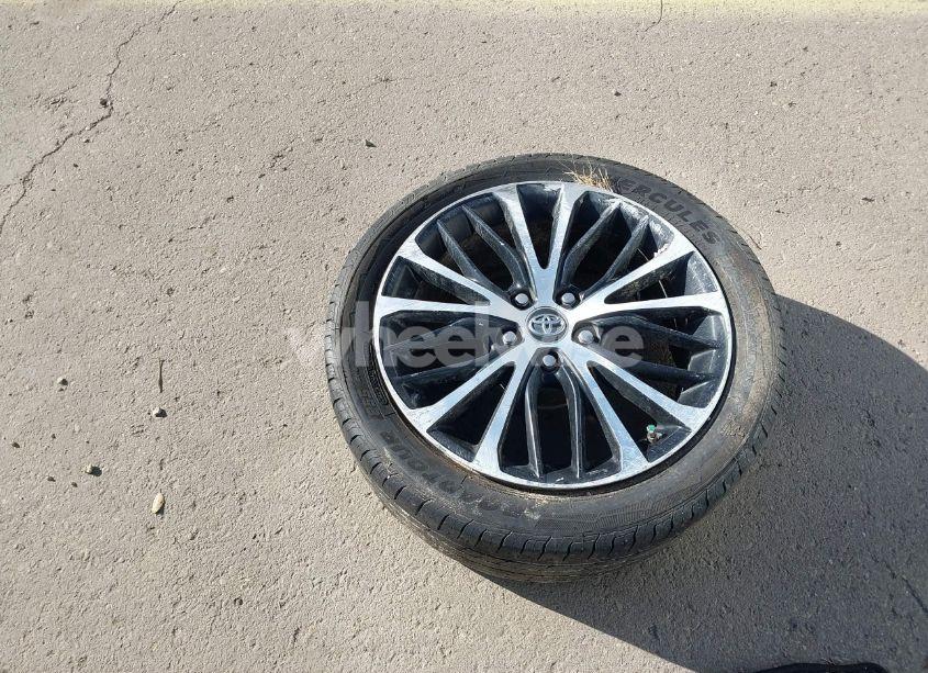 Photo 12 of 2018 Toyota Camry SE (VIN 4T1B11HK0JU667187)