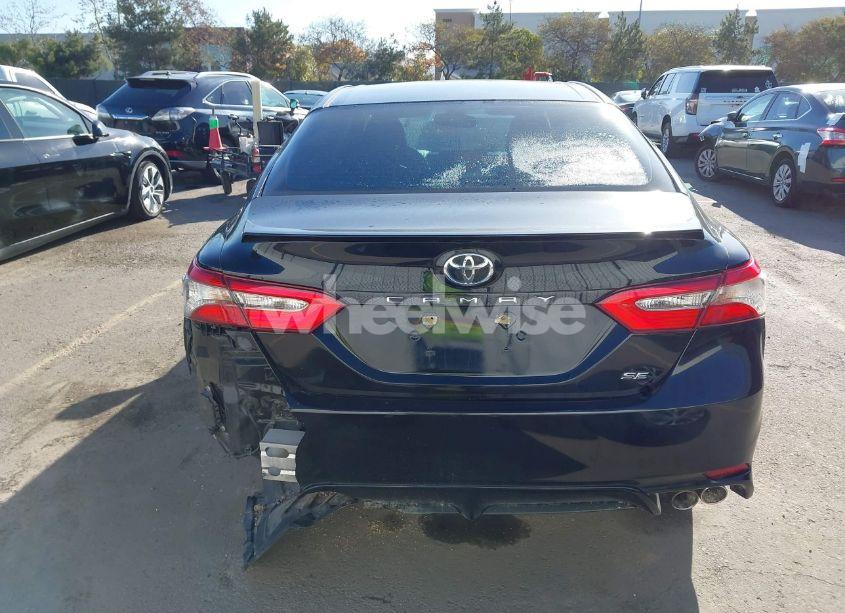 Photo 17 of 2018 Toyota Camry SE (VIN 4T1B11HK0JU667187)