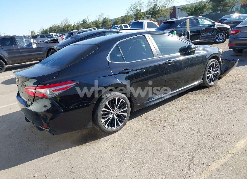 Photo 4 of 2018 Toyota Camry SE (VIN 4T1B11HK0JU667187)