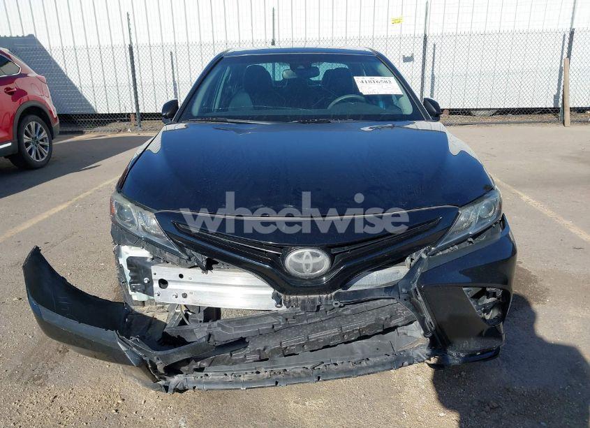 Photo 6 of 2018 Toyota Camry SE (VIN 4T1B11HK0JU667187)
