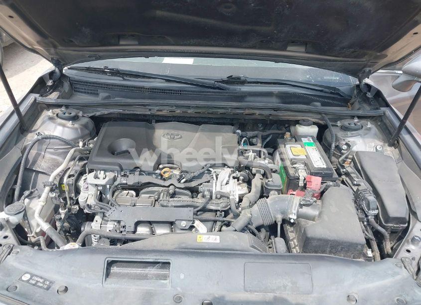 Photo 10 of 2018 Toyota Camry LE (VIN 4T1B11HK0JU668565)