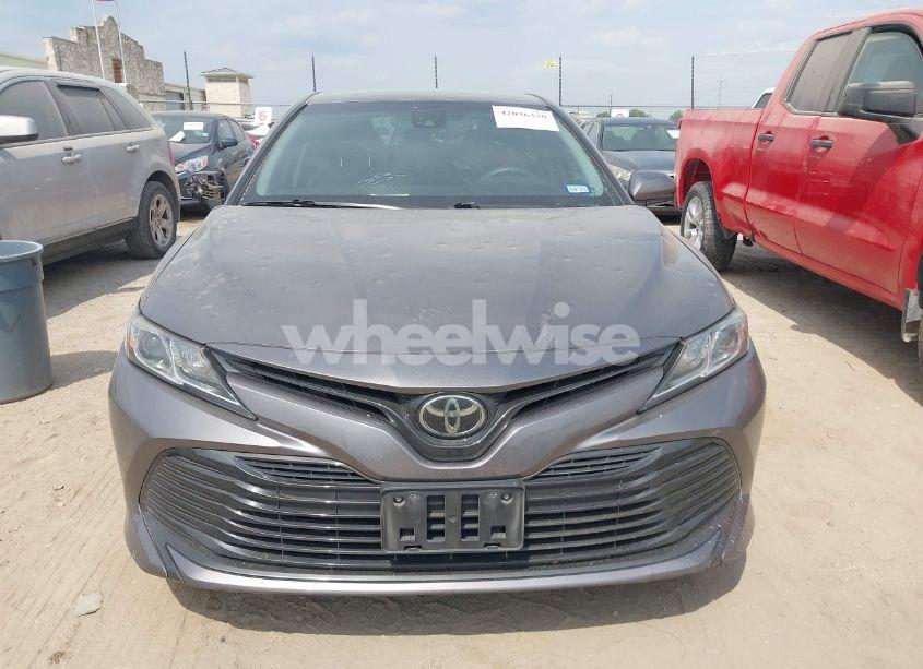 Photo 12 of 2018 Toyota Camry LE (VIN 4T1B11HK0JU668565)