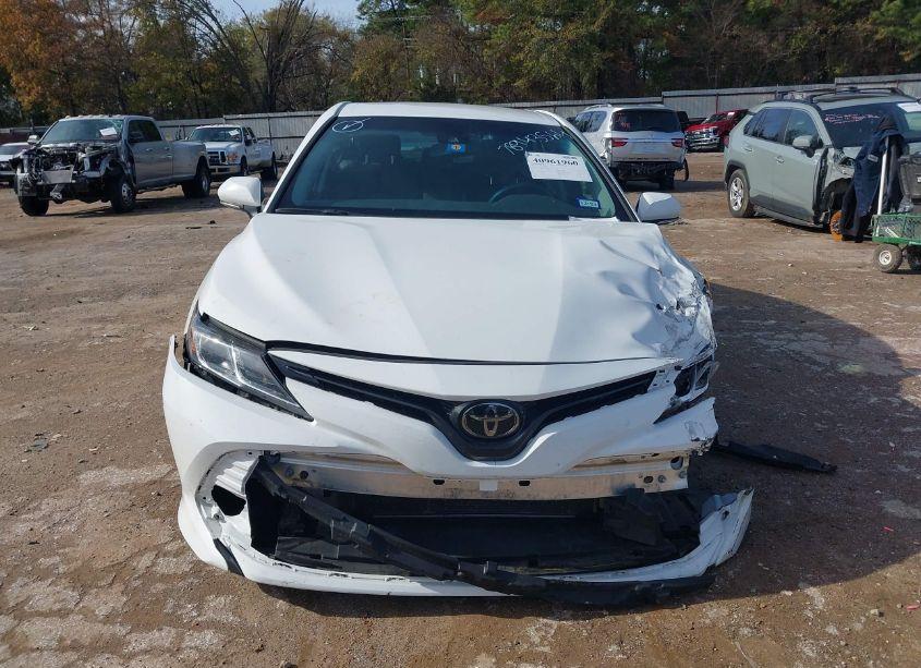 Photo 17 of 2018 Toyota Camry LE (VIN 4T1B11HK0JU673491)