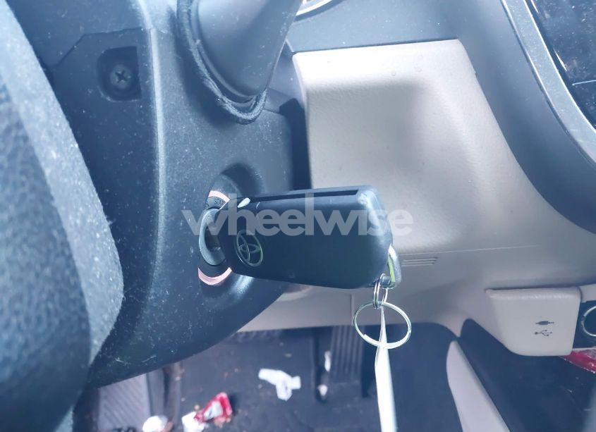 Photo 11 of 2019 Toyota Camry LE (VIN 4T1B11HK0KU159917)