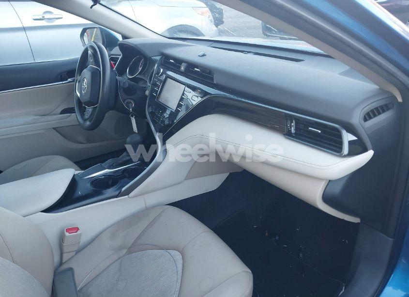 Photo 5 of 2019 Toyota Camry LE (VIN 4T1B11HK0KU159917)