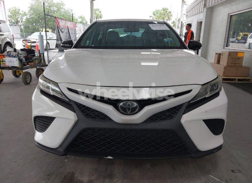 Photo 12 of 2019 Toyota Camry SE (VIN 4T1B11HK0KU166883)