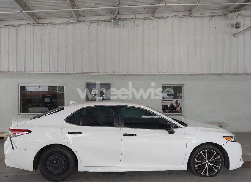 Photo 13 of 2019 Toyota Camry SE (VIN 4T1B11HK0KU166883)