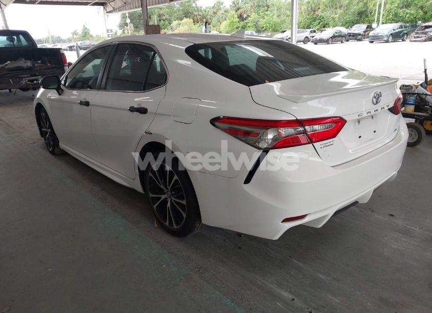 Photo 3 of 2019 Toyota Camry SE (VIN 4T1B11HK0KU166883)