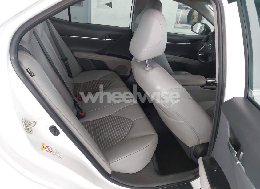 Photo 8 of 2019 Toyota Camry SE (VIN 4T1B11HK0KU166883)