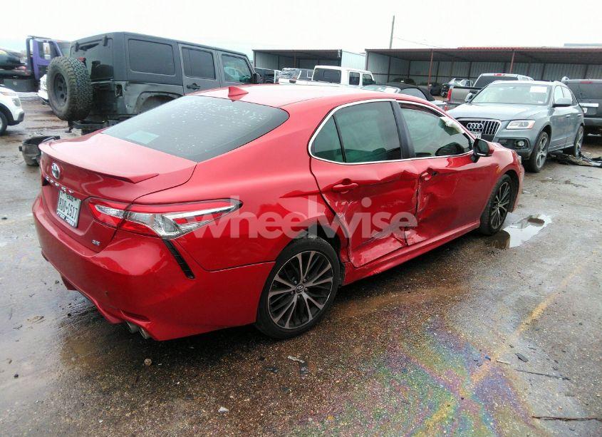 Photo 4 of 2019 Toyota Camry SE (VIN 4T1B11HK0KU170805)